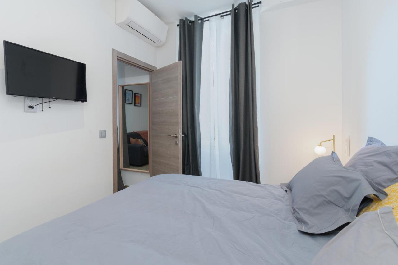 Appartement Imhost -cannes Centre Rue Hoche Palais - Croisette *